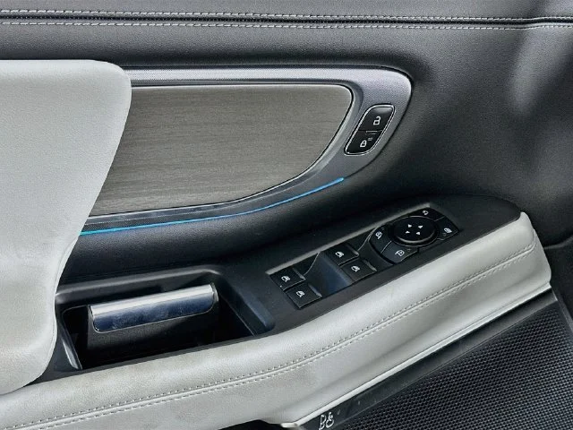 New 2027 Gray Ford Platinum image 10