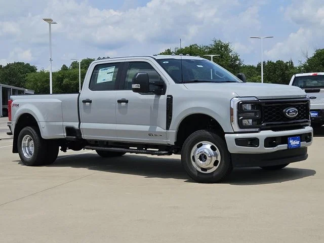 New 2026 Avalanche Ford F-350® XL image 2