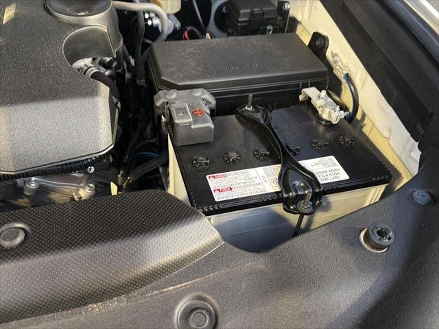 Certified Used 2023 BLIZZARD PEARL Toyota  image 39