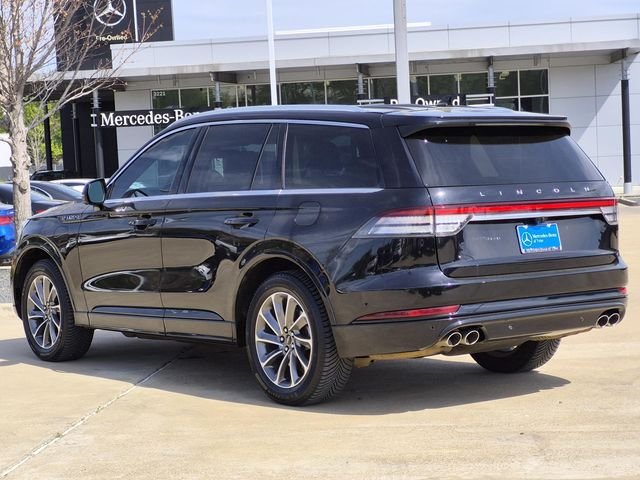 Used 2020 Black Metallic Lincoln Grand Touring image 4