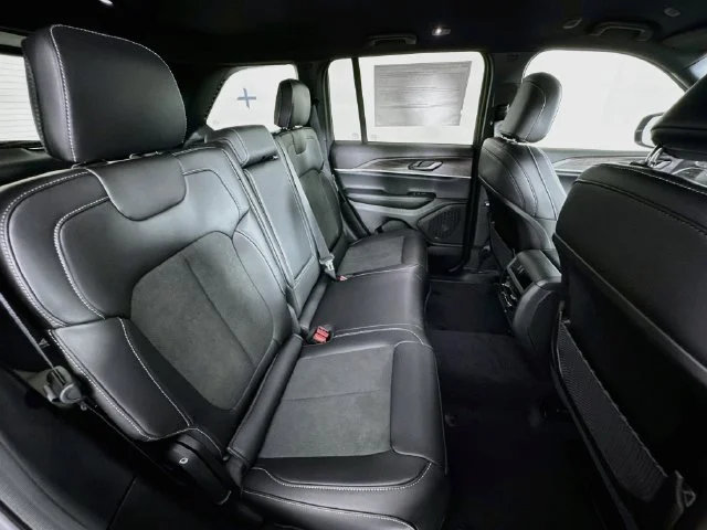 New 2027 Sting-Gray Clearcoat Jeep Altitude image 26
