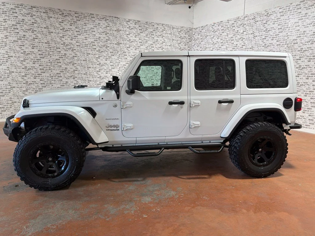 Used 2019 Bright White Clearcoat Jeep Unlimited Sahara image 4