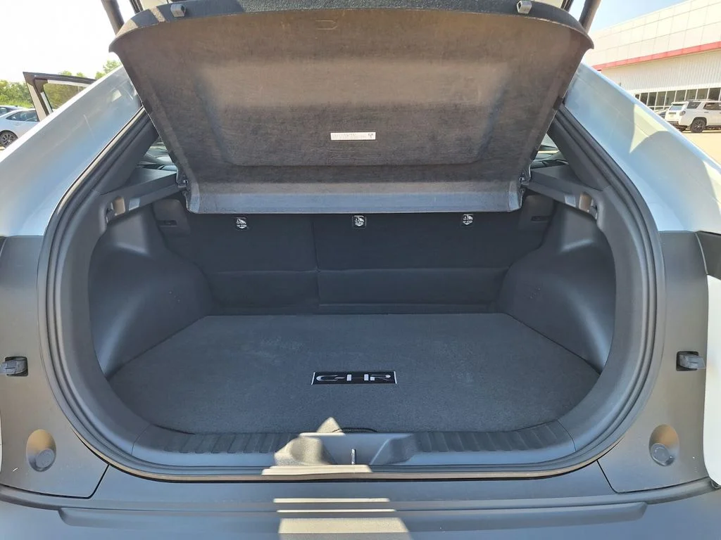 2026 Toyota C-HR SE - Photo 14