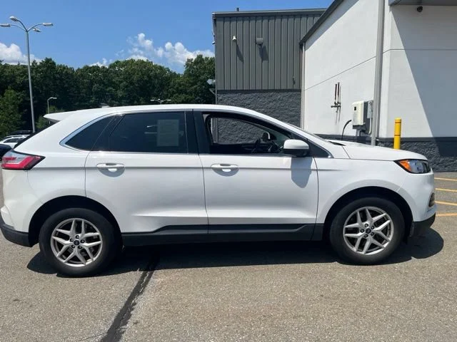 Used 2021 White Metallic Ford SEL image 2
