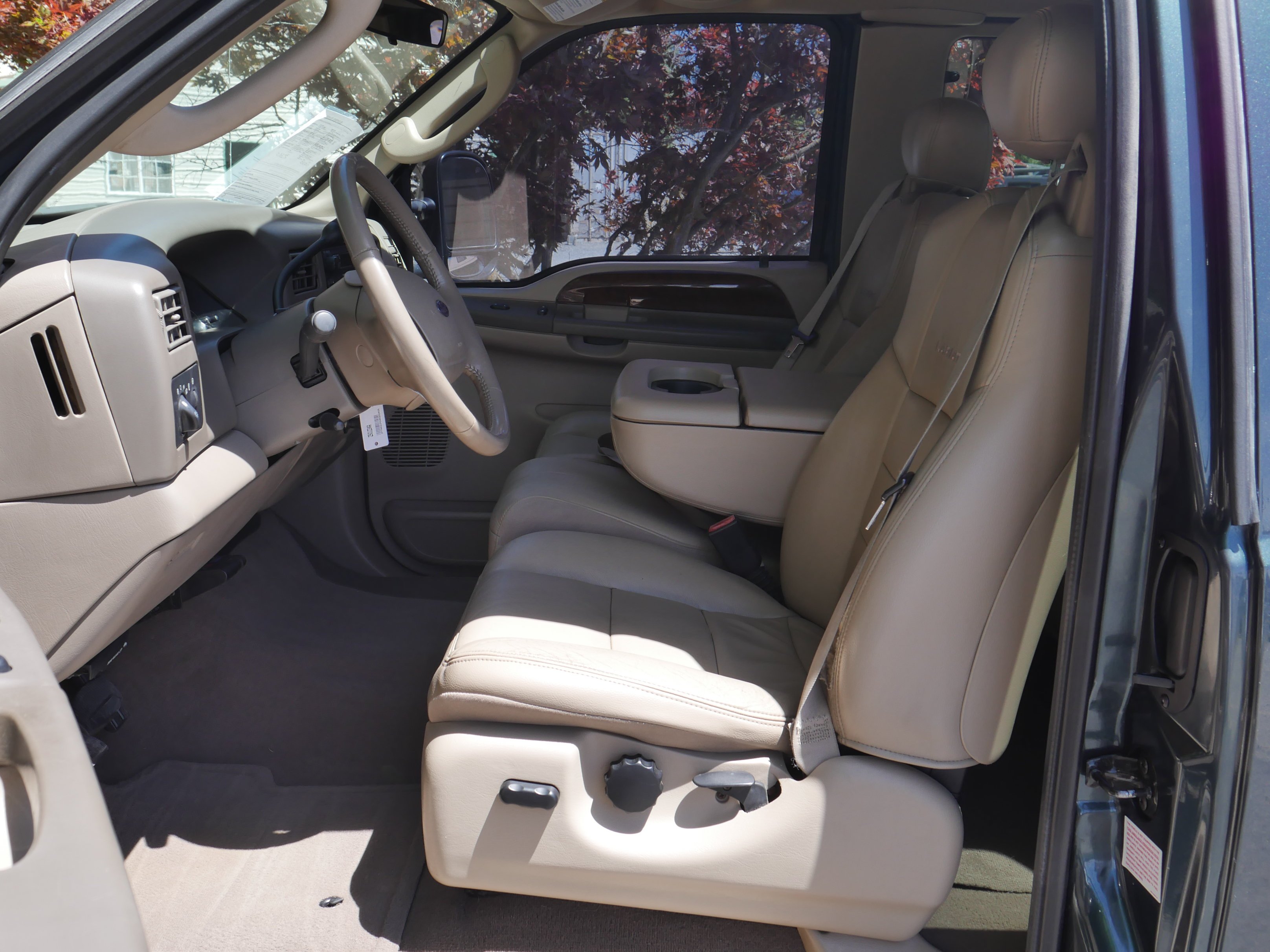 Used 2004 Dark Green Satin Clearcoat Ford Lariat image 3