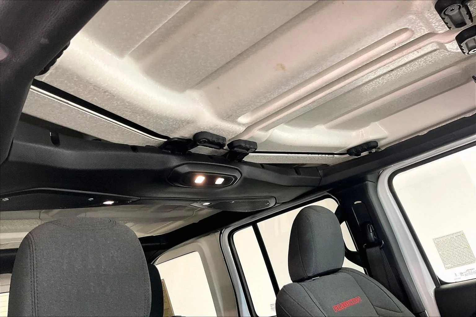 Used 2024 Bright White Clearcoat Jeep Rubicon image 25