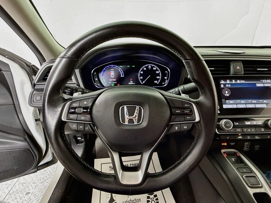 Used 2019 White Orchid Pearl Honda Touring image 17
