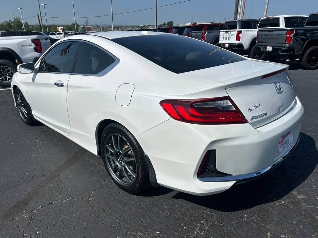 Used 2017 White Honda EX-L image 7