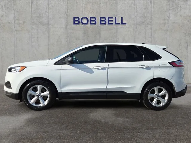 Used 2022 White Ford SE image 2