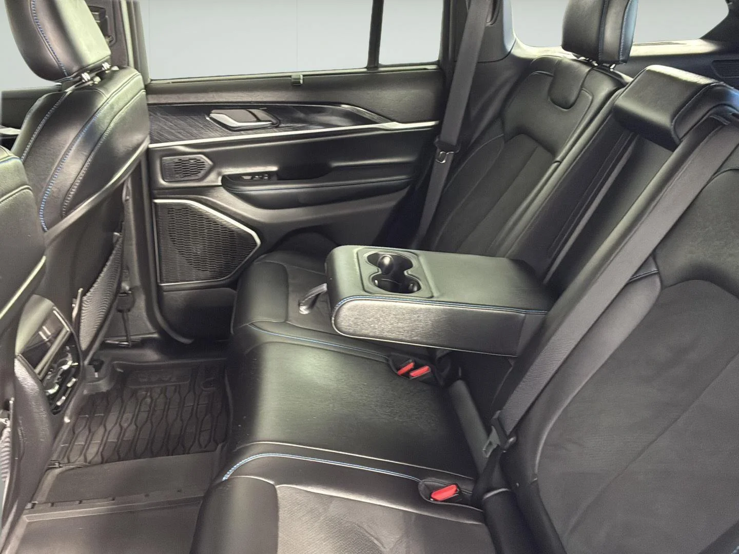 Used 2023 Baltic Gray Metallic Clearcoat Jeep Trailhawk image 22