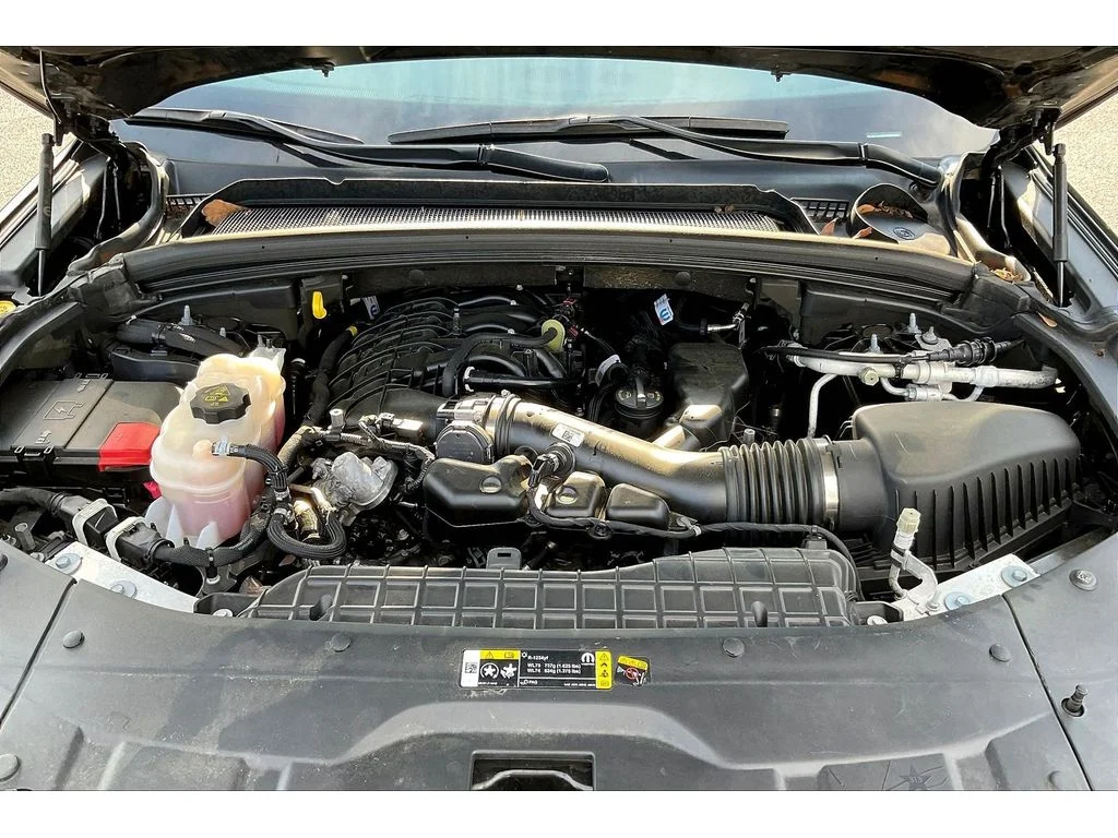 Used 2023 Gray Jeep Laredo image 8