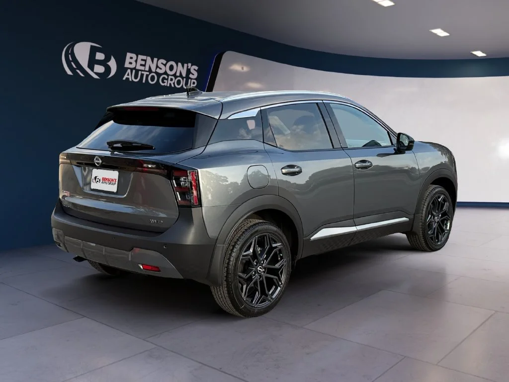 New 2027 Gray Nissan SR image 5