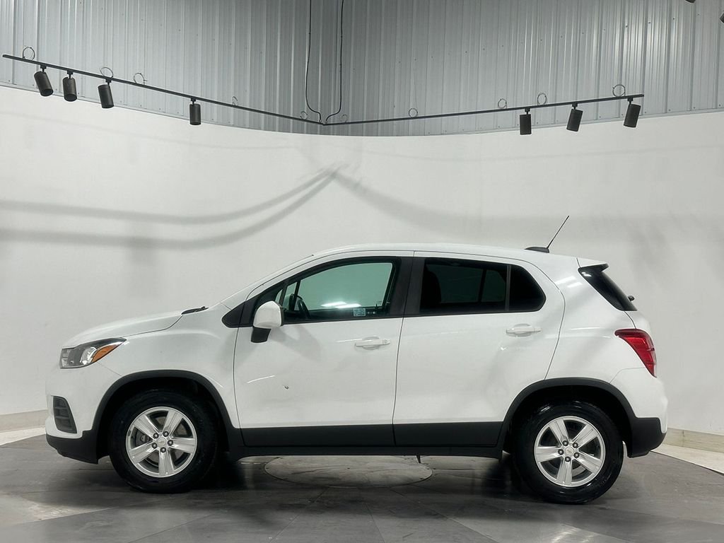 Used 2020 White Chevrolet LS image 14