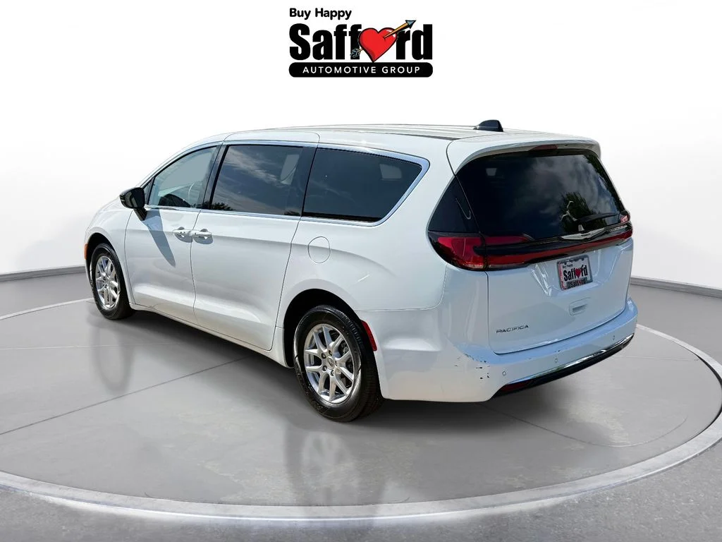 Used 2024 White Chrysler Touring L image 5