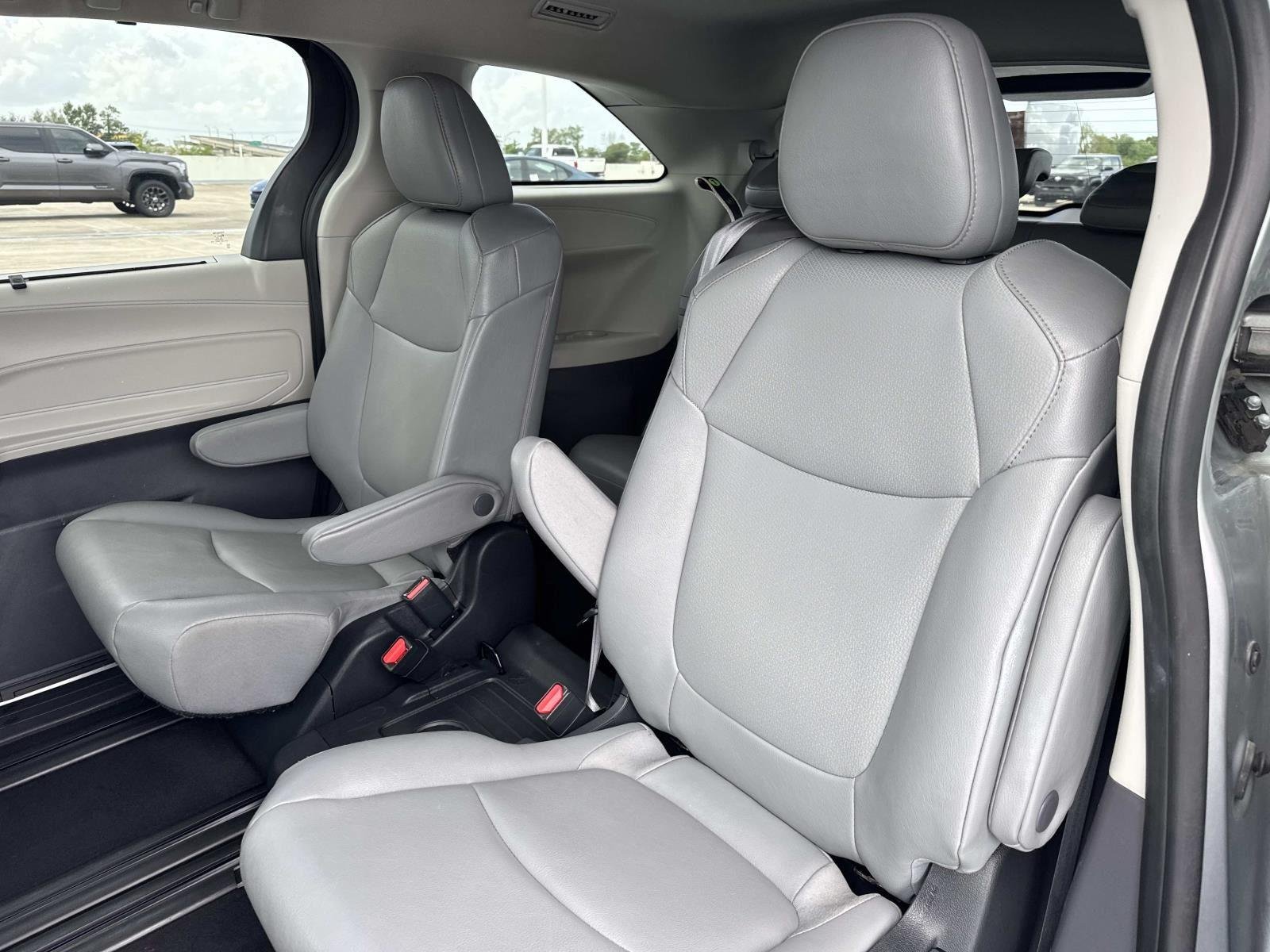 2024 Toyota Sienna XLE - Photo 15