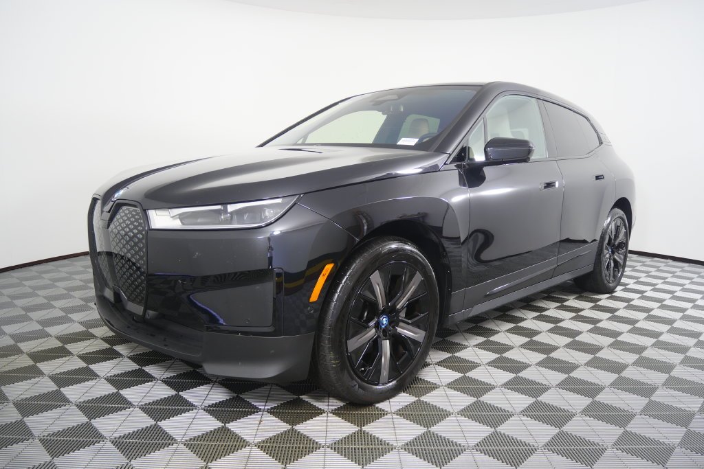 Certified Used 2025 Black Sapphire Metallic BMW xDrive50 image 8