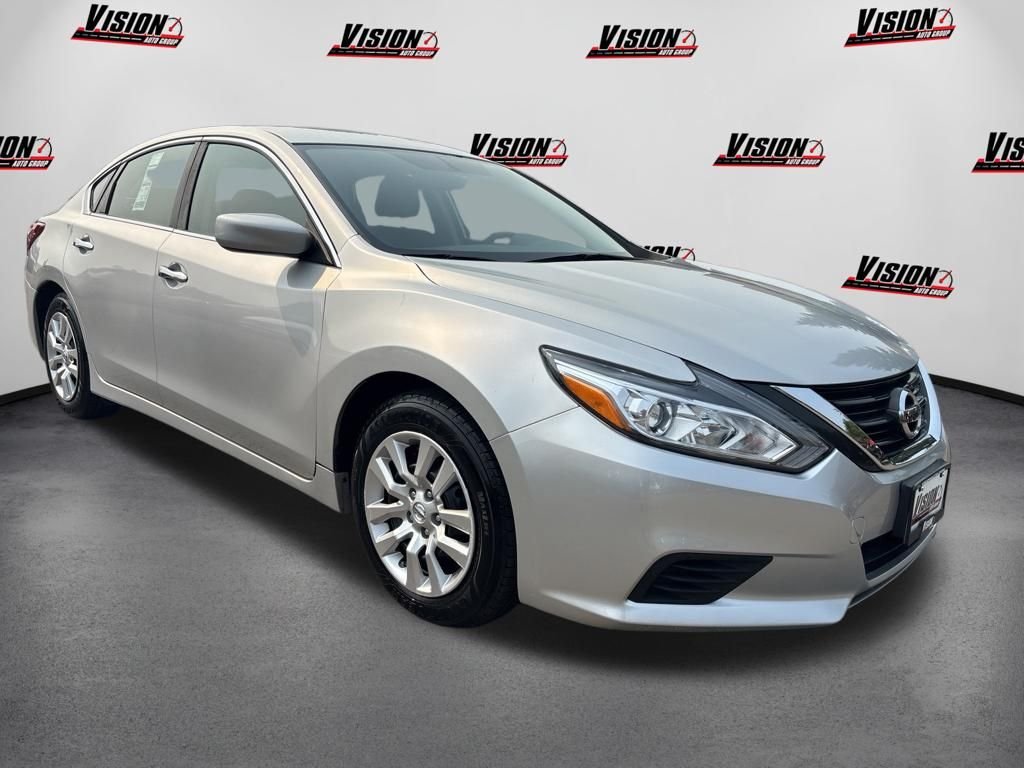 Used 2017 Silver Nissan 2.5 S image 3