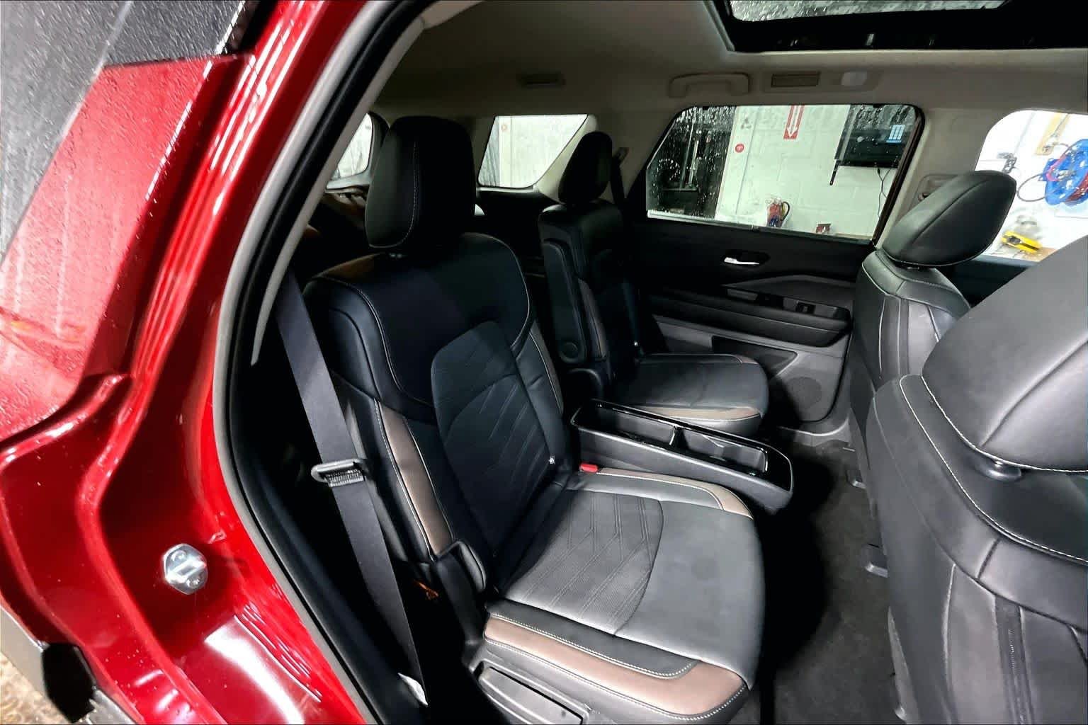 Used 2025 Scarlet Ember Tintcoat Nissan Platinum image 20