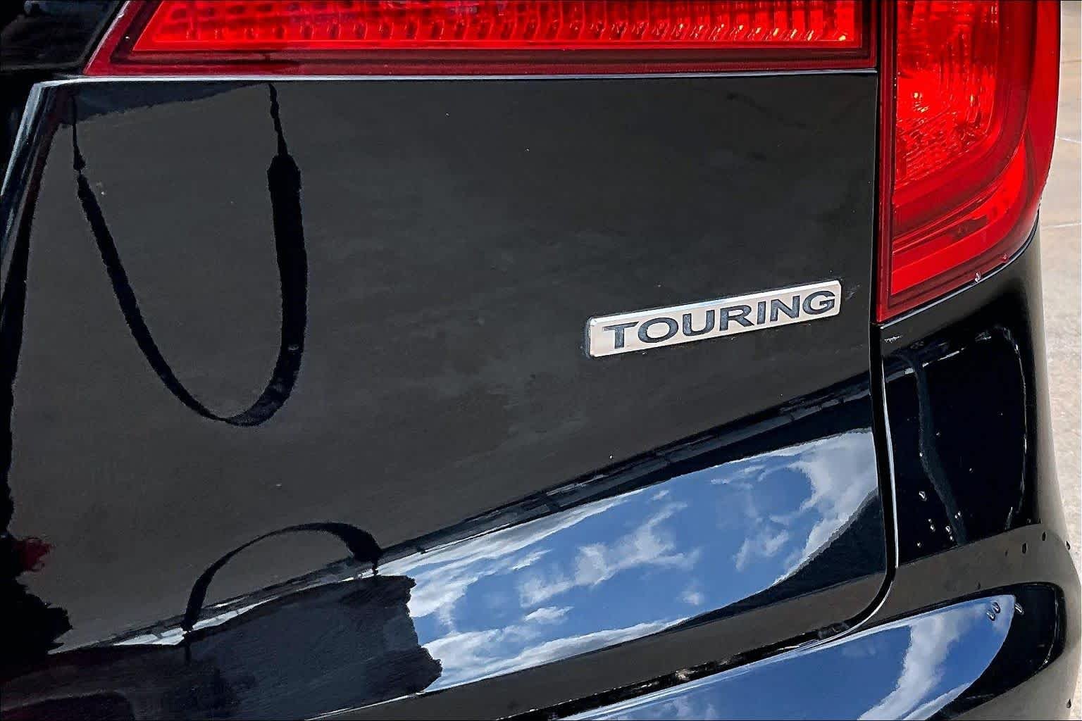 Used 2016 Crystal Black Pearl Honda Touring image 31