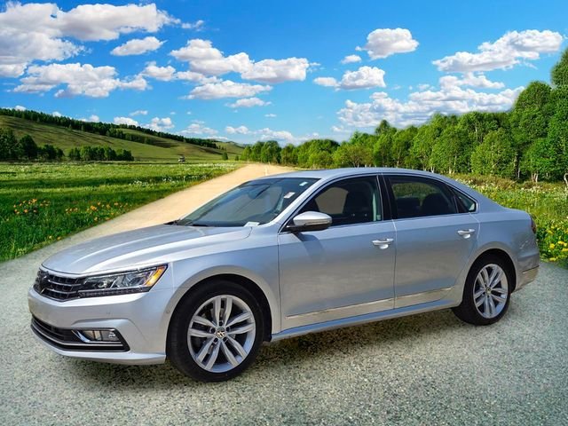 Used 2018 Silver Volkswagen 2.0T SEL Premium image 2