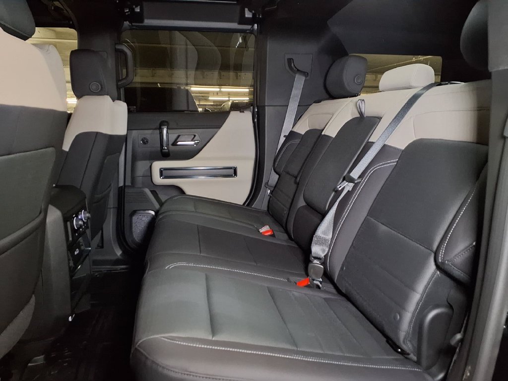2026 GMC HUMMER EV 2X - Photo 12