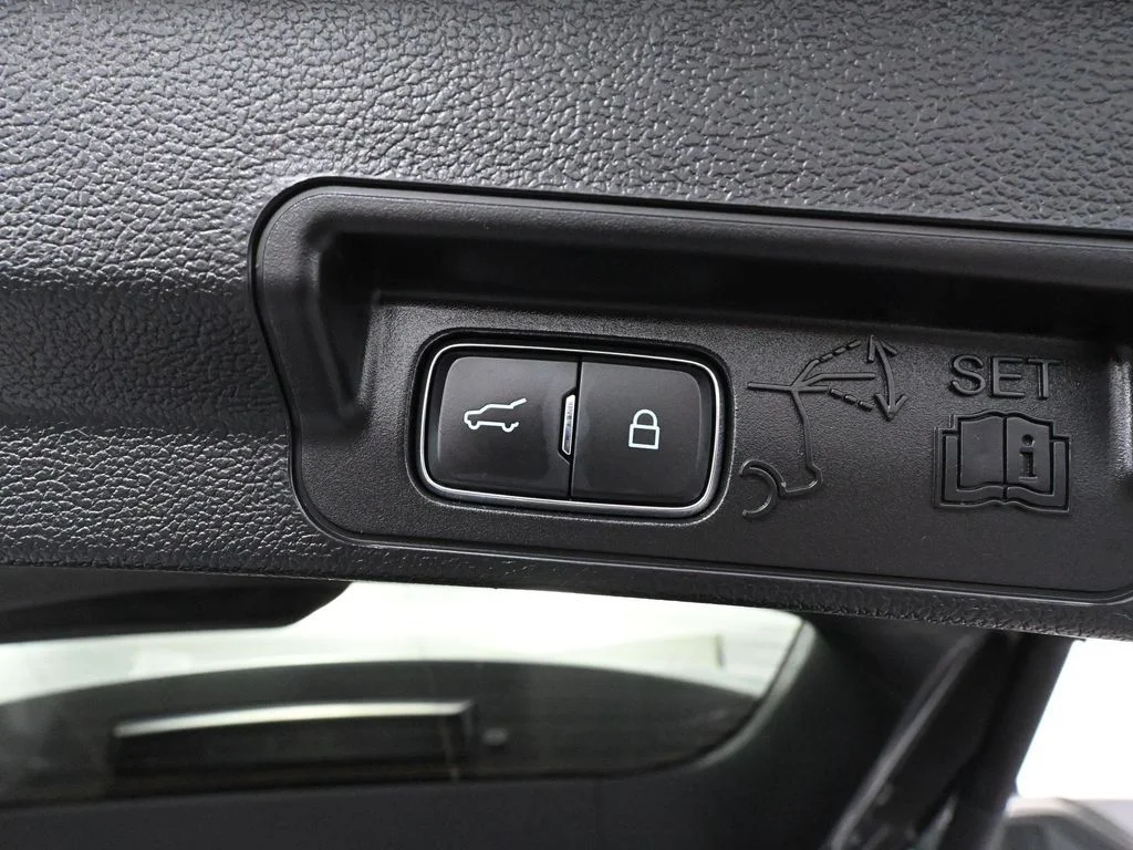 2023 Ford Explorer XLT - Photo 41