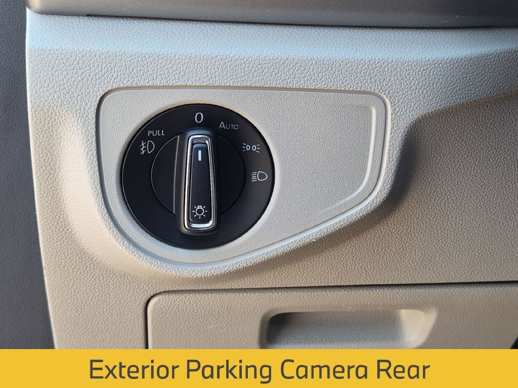 Used 2019 Black Volkswagen 3.6L V6 SEL R-Line image 21