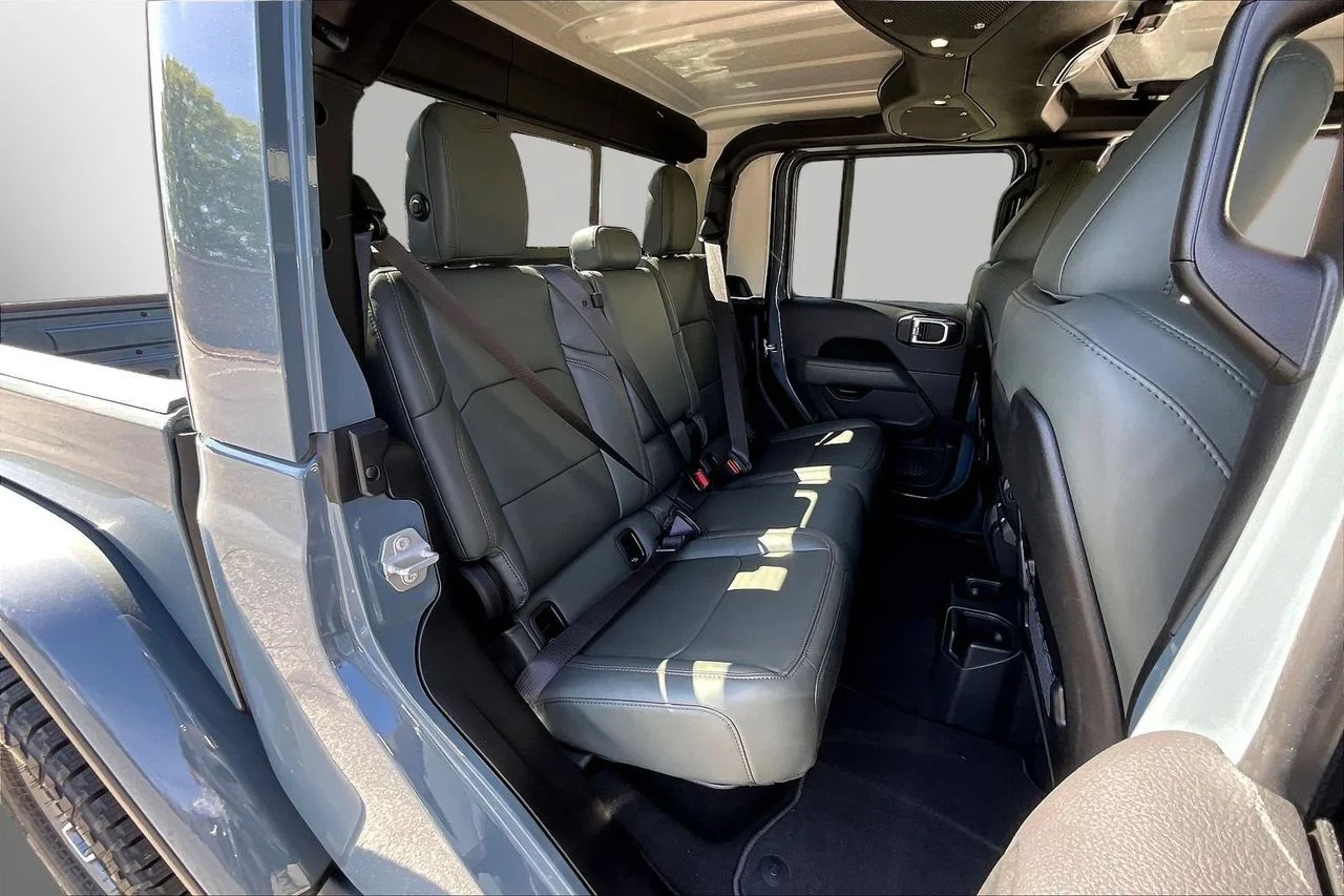 New 2026 Anvil Clearcoat Jeep Mojave image 17