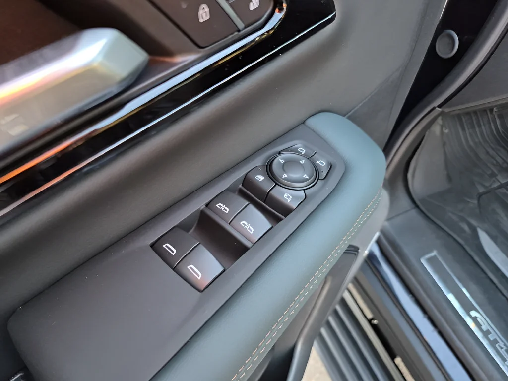 New 2026 GMC Yukon XL AT4, photo 17