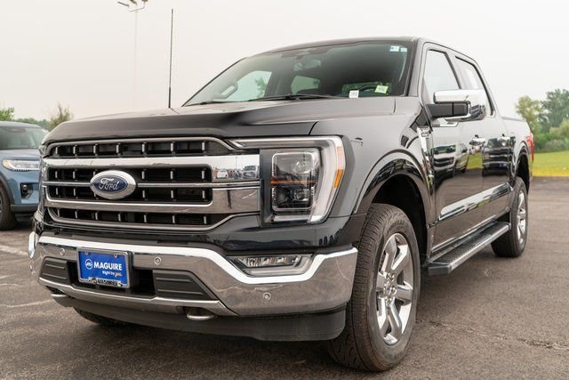 Used 2023 Agate Black Metallic Ford Lariat image 2
