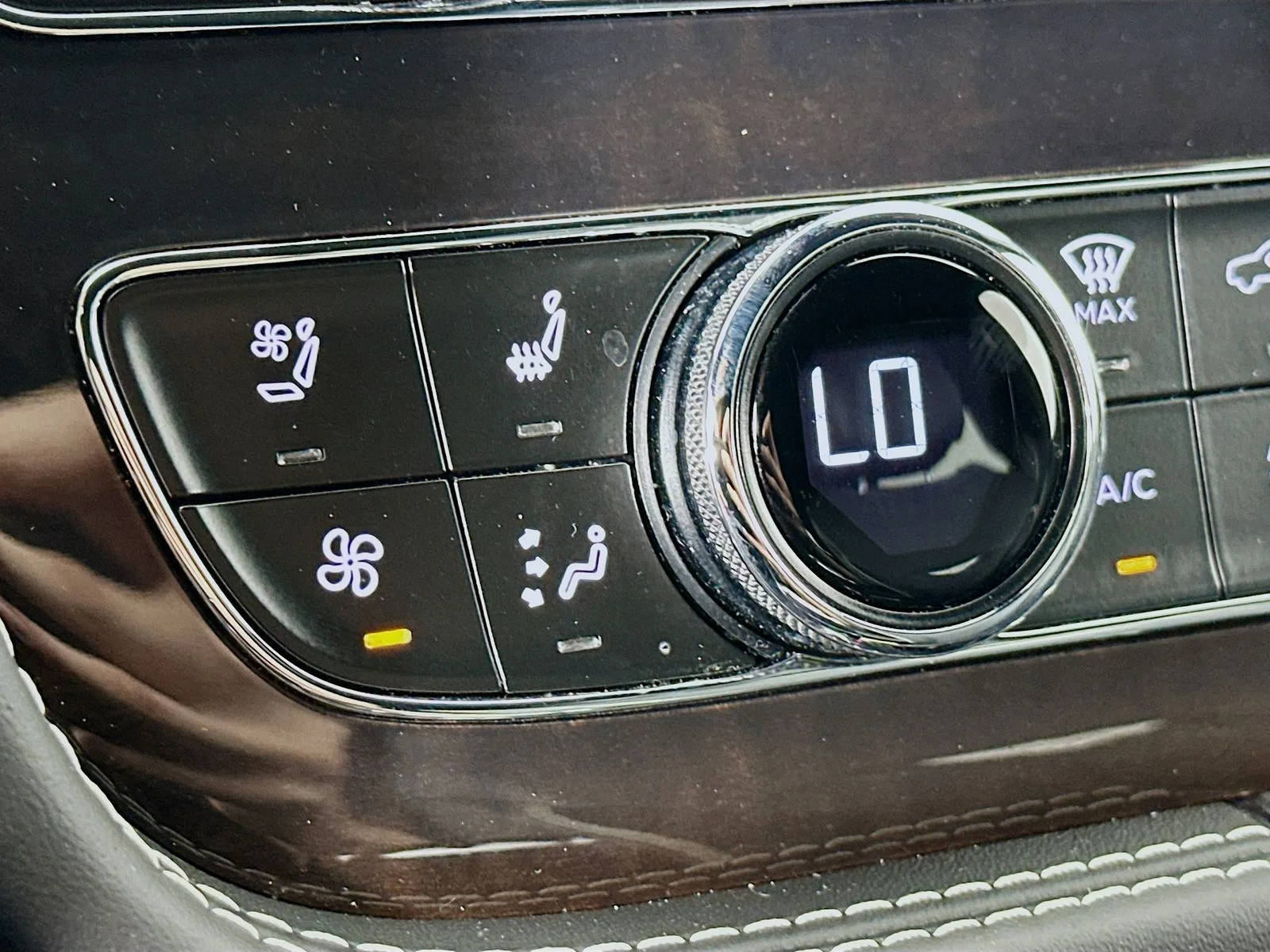 Used 2022 Black Bentley  image 26