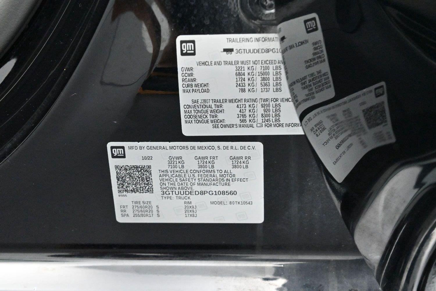 Used 2023 ONYX BLACK GMC SLT image 40