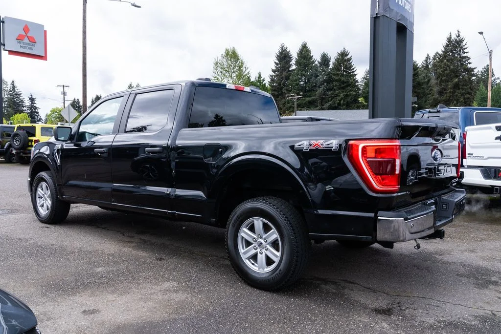 Used 2023 Black Ford XLT image 4
