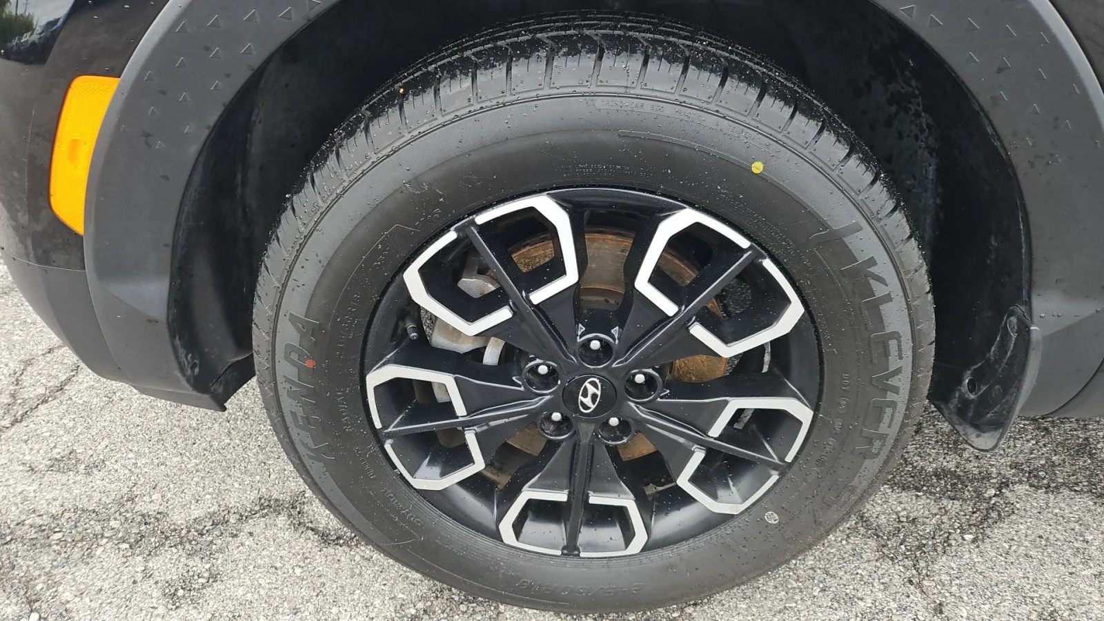 Used 2023 Black Hyundai SEL image 9