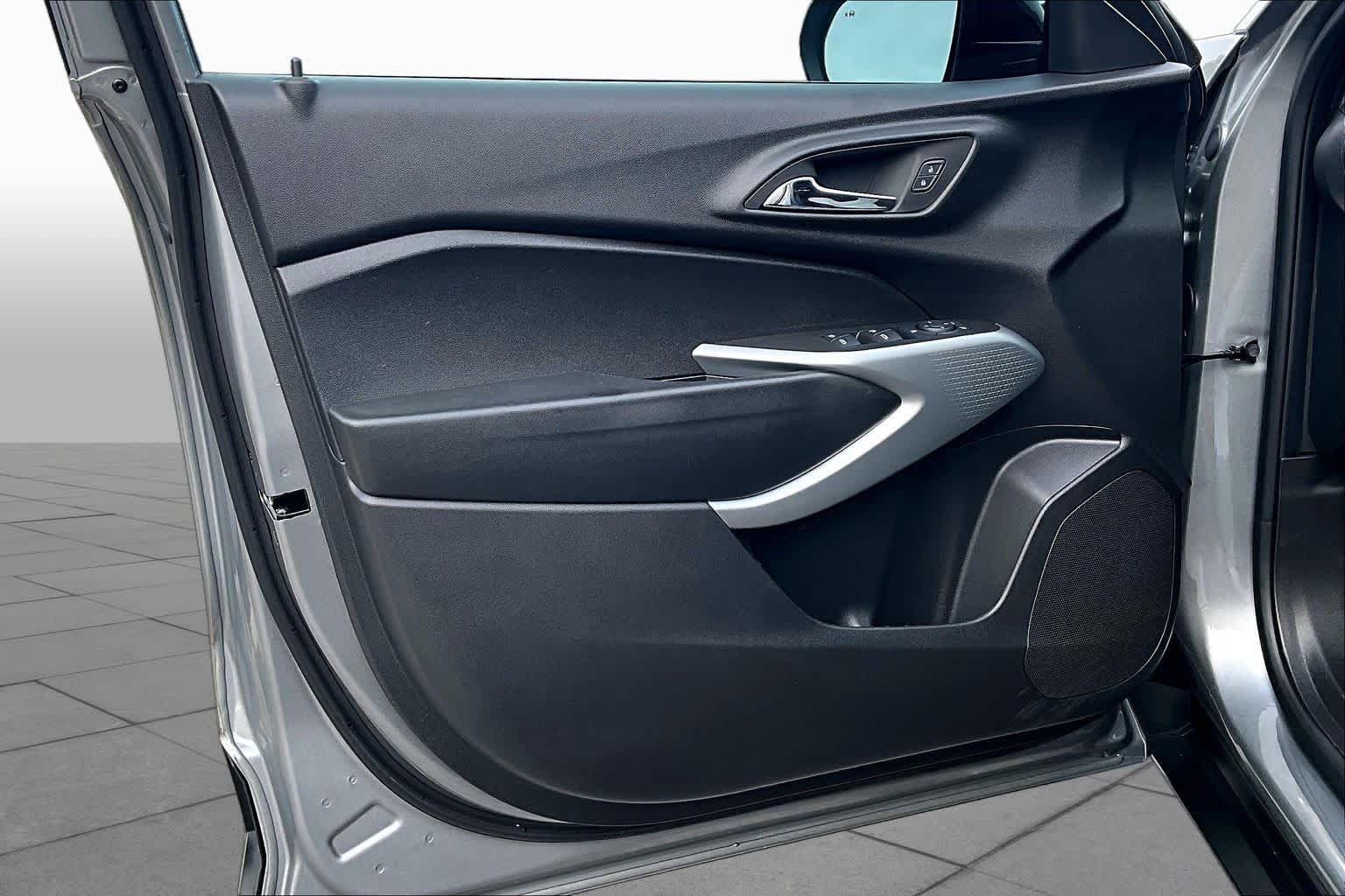 2025 Chevrolet Trax RS - Photo 23