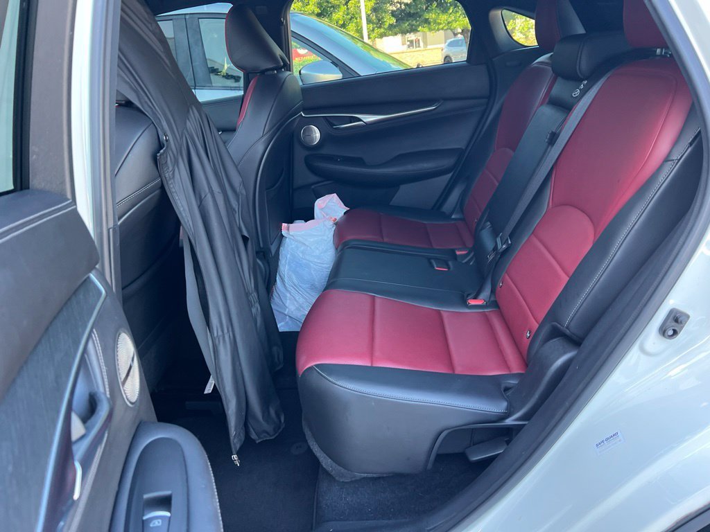 Used 2023 White INFINITI SENSORY image 4