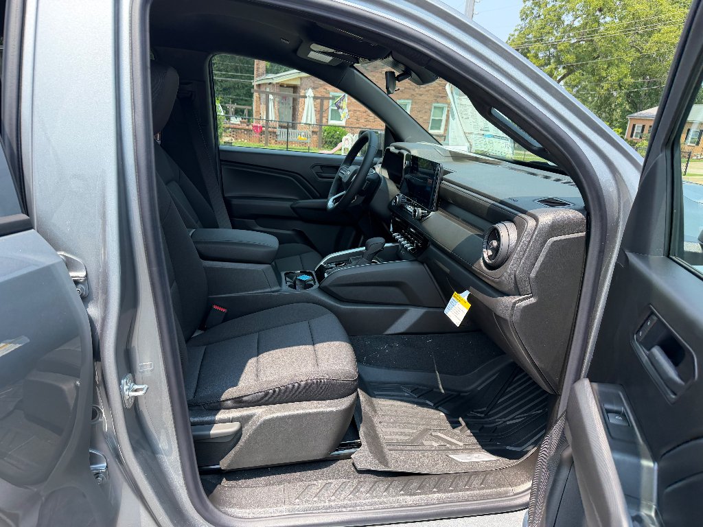 2026 Chevrolet Colorado Work Truck - Photo 21