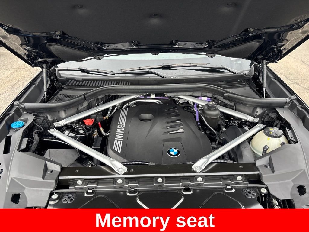 Used 2024 Black BMW xDrive40i image 13