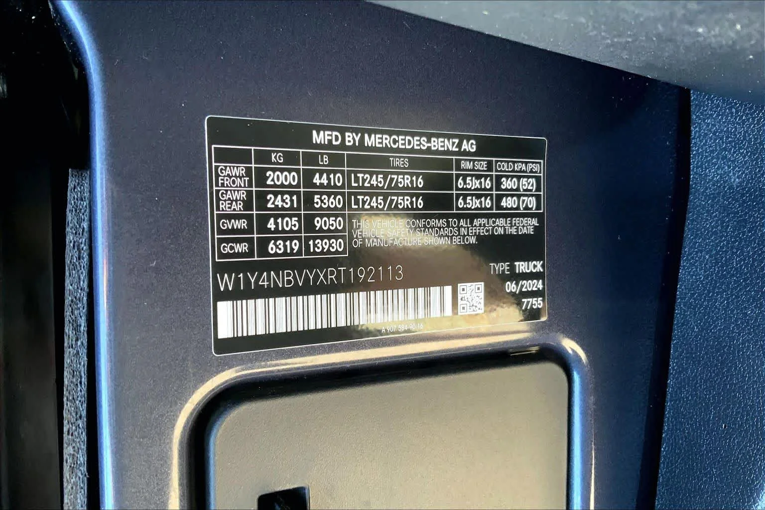 Used 2024 Tenorite Grey Metallic Mercedes-Benz  image 37