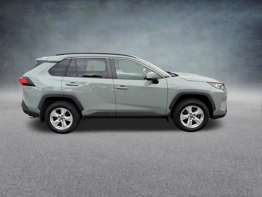 Used 2021  Toyota XLE image 7