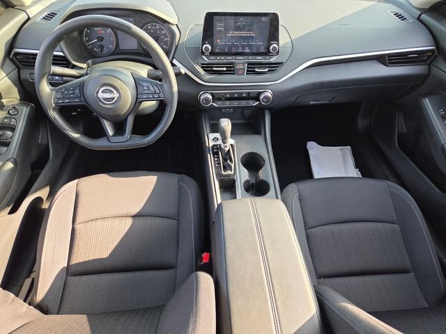 Used 2025 Silver Nissan 2.5 S image 9