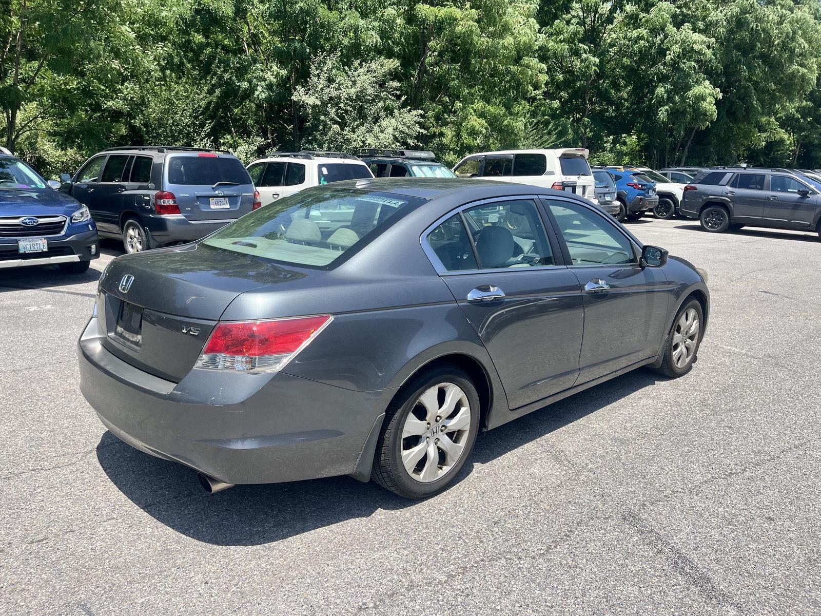 Used 2010 Polished Metal Metallic Honda EX-L image 7