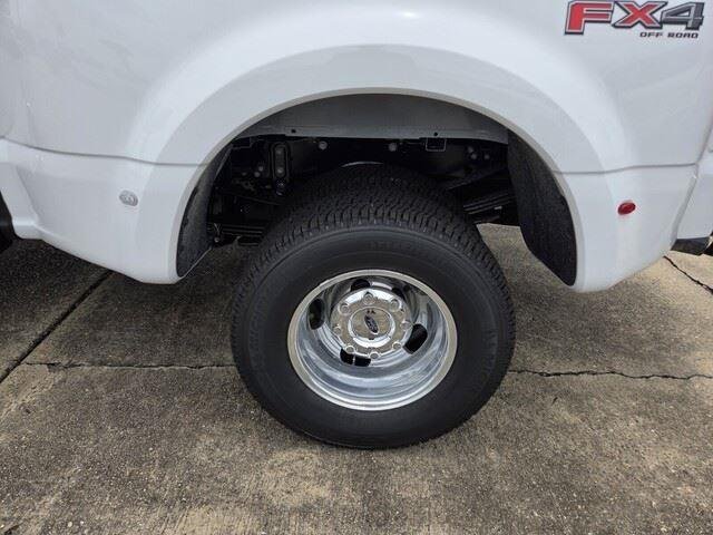 New 2026 Oxford White Ford F-350® XLT image 26