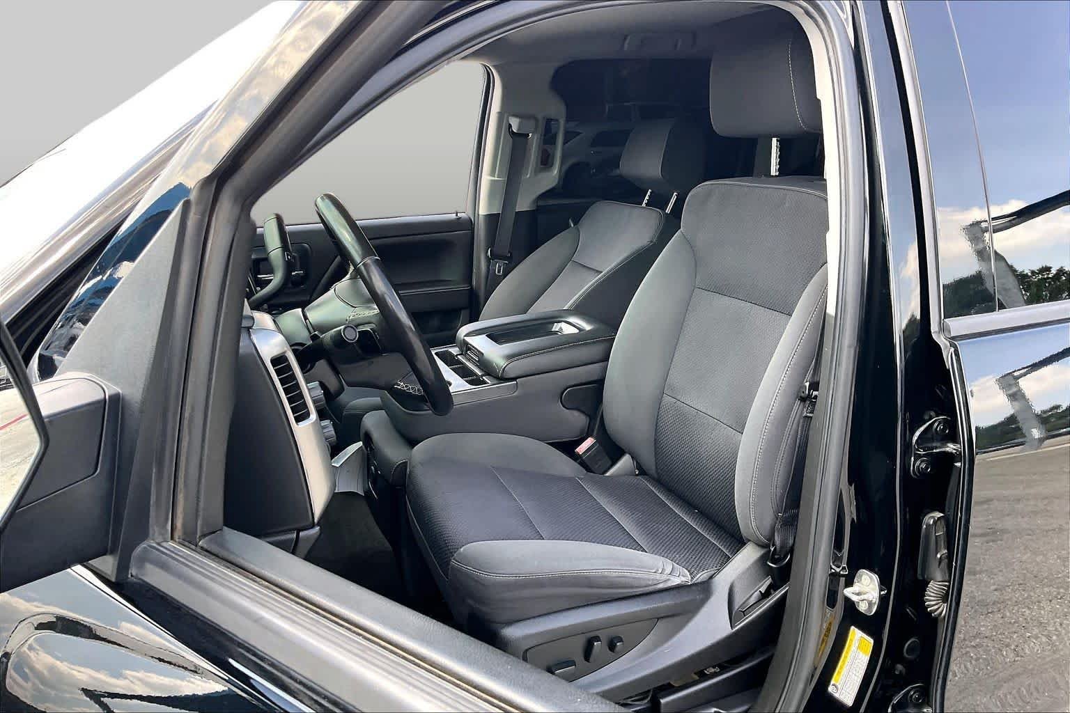 Used 2018 Black Chevrolet LT image 9