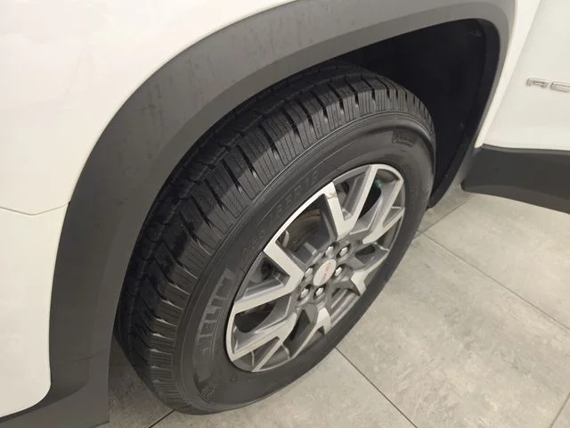 Used 2020 Summit White GMC SLE image 39
