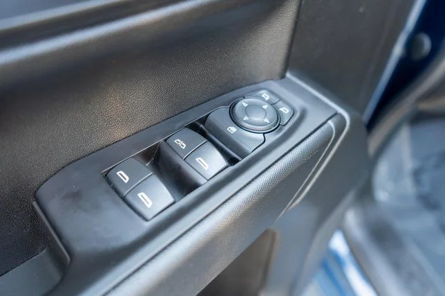 Used 2019 Blue Chevrolet Custom image 18