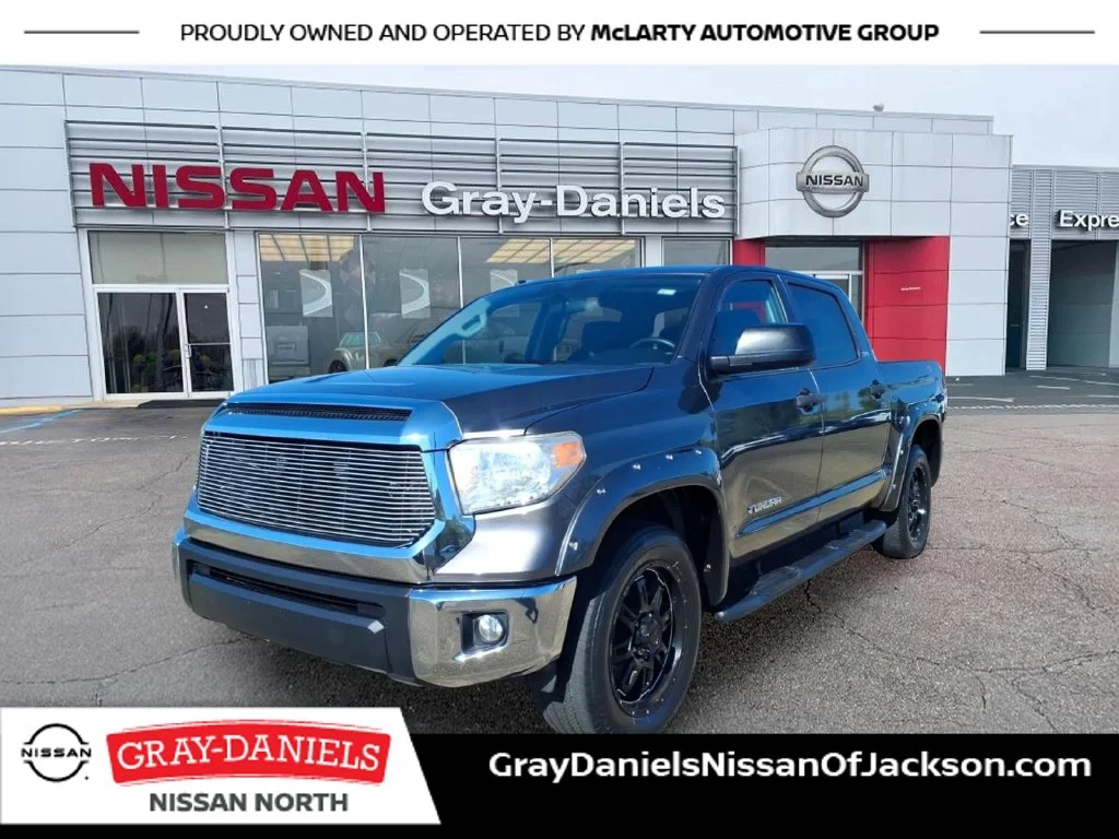 Used 2015 Gray Toyota SR5 image 3