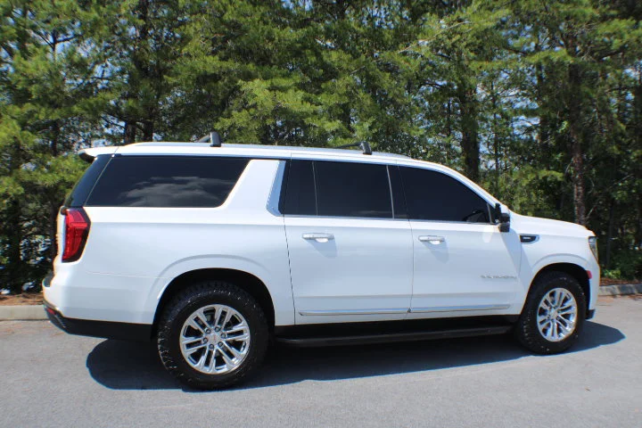 Used 2021 WHITE FROST TRICOAT GMC SLT image 2
