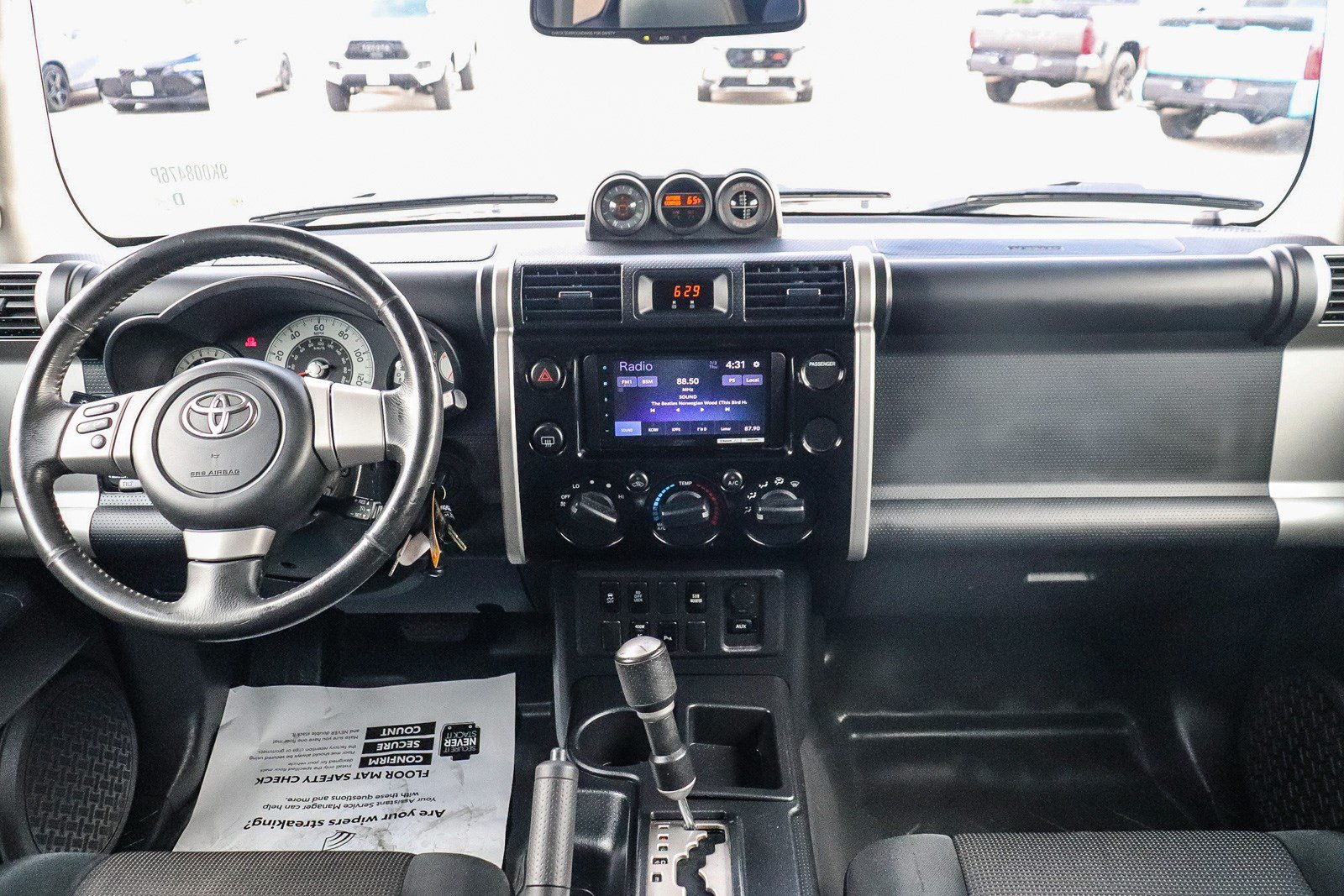 Used 2009 Black Toyota Base image 12
