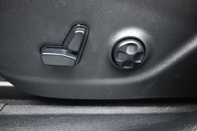 Used 2020 White Jeep Latitude Plus image 33